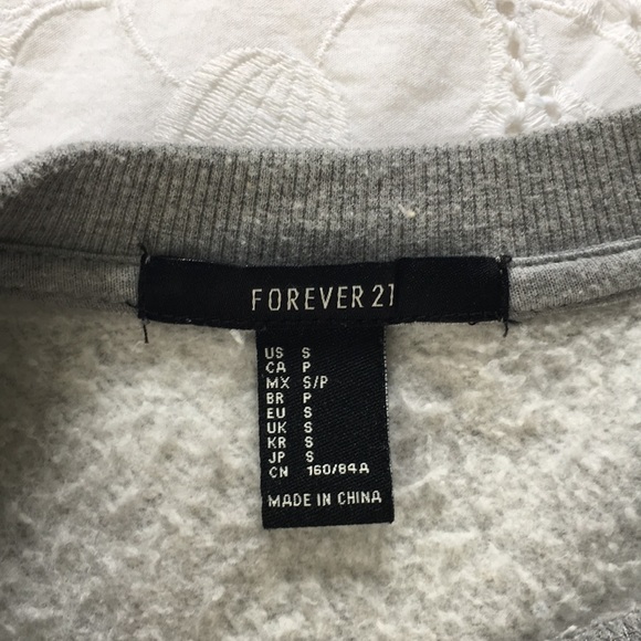 •Forever 21 Grey Oversized Pullover• - Picture 4 of 4